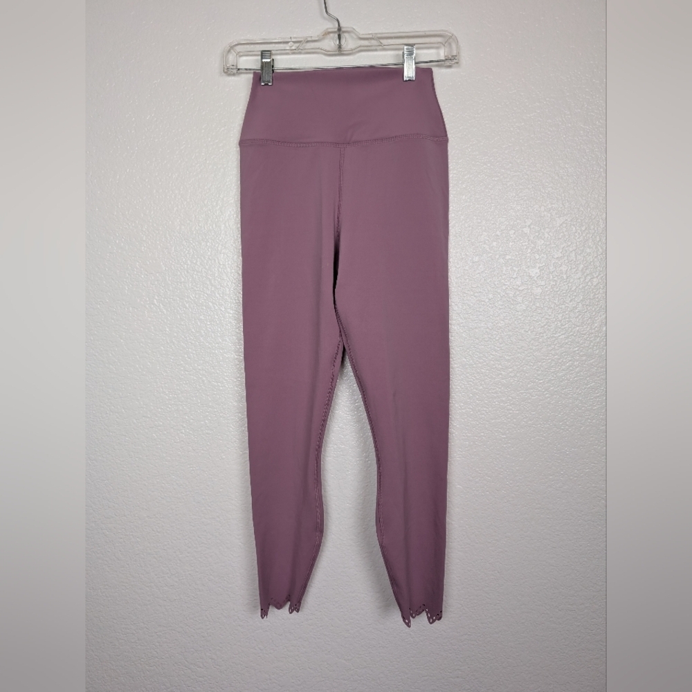 NWOT Spiritual Gangster Purple Scalloped Leggings